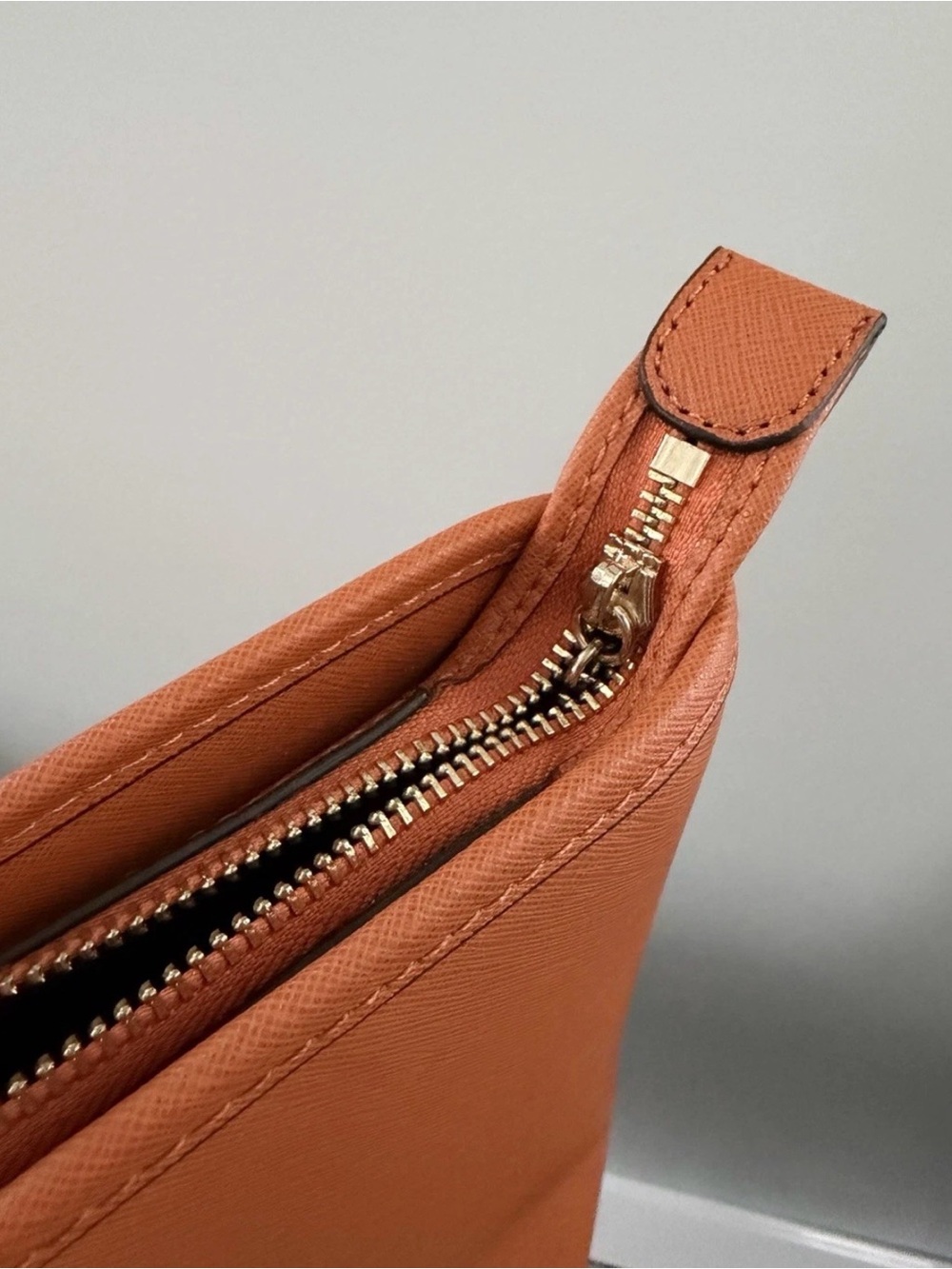 Wittchen Brown Tote Shoulder Bag Logo Accent Zip Closure Brand Card Women - Picture 11 of 11